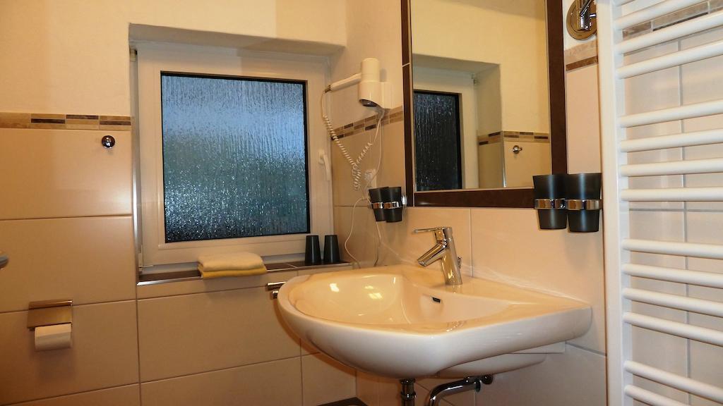 Ferienwohnungen Mittendrin Willingen  Zimmer foto