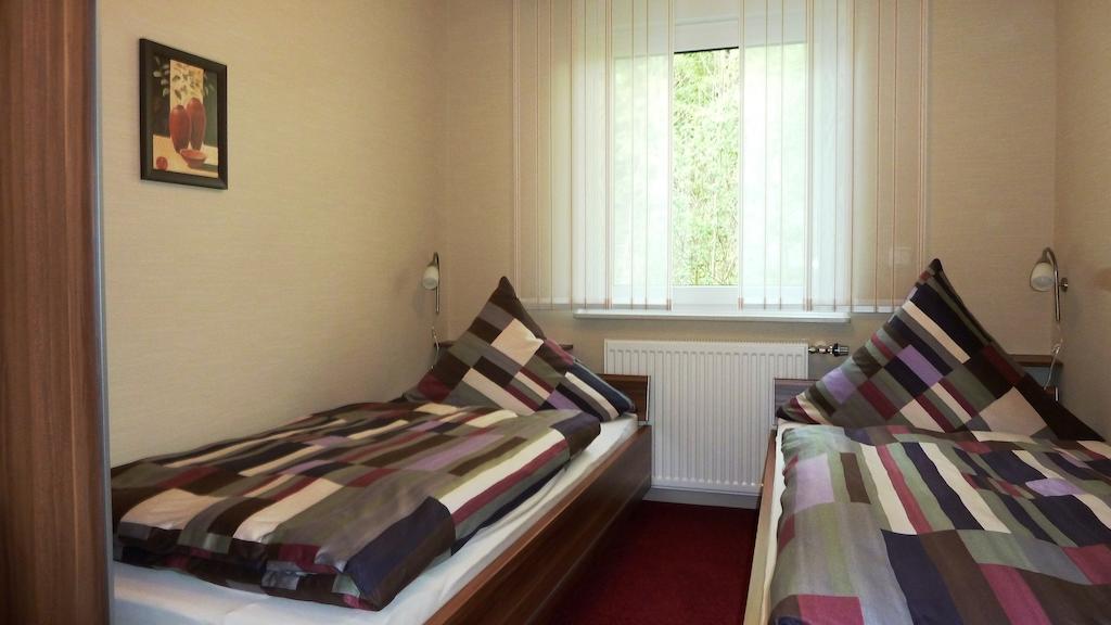 Ferienwohnungen Mittendrin Willingen  Zimmer foto